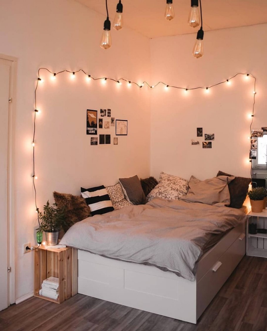 Гирлянда в комнате подростка