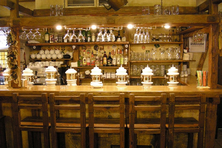 Мебель под старину из дерева