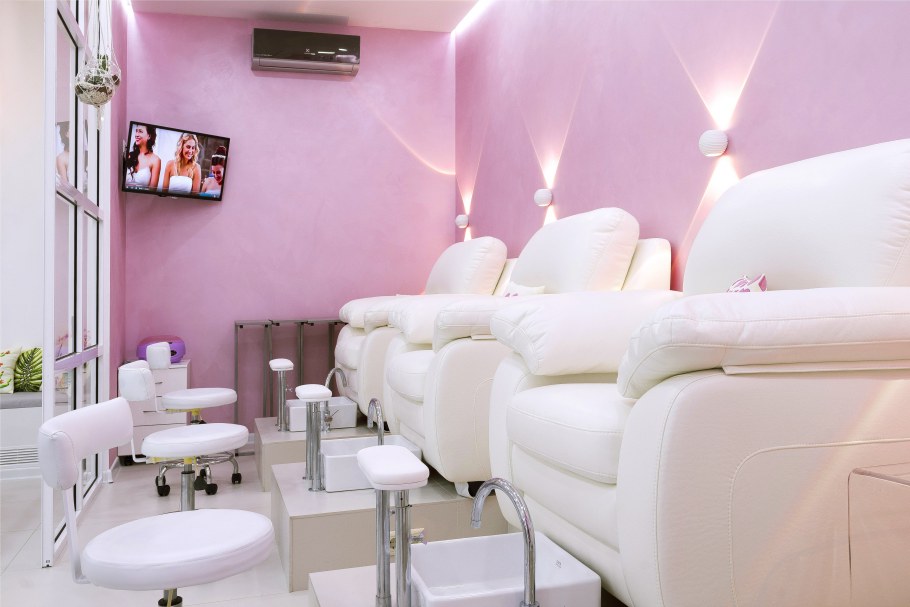 Интерьер маленькой парикмахерской