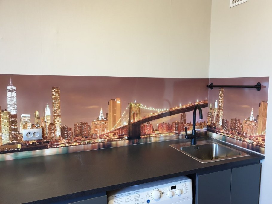 Фартук для кухни из плитки ромбиком