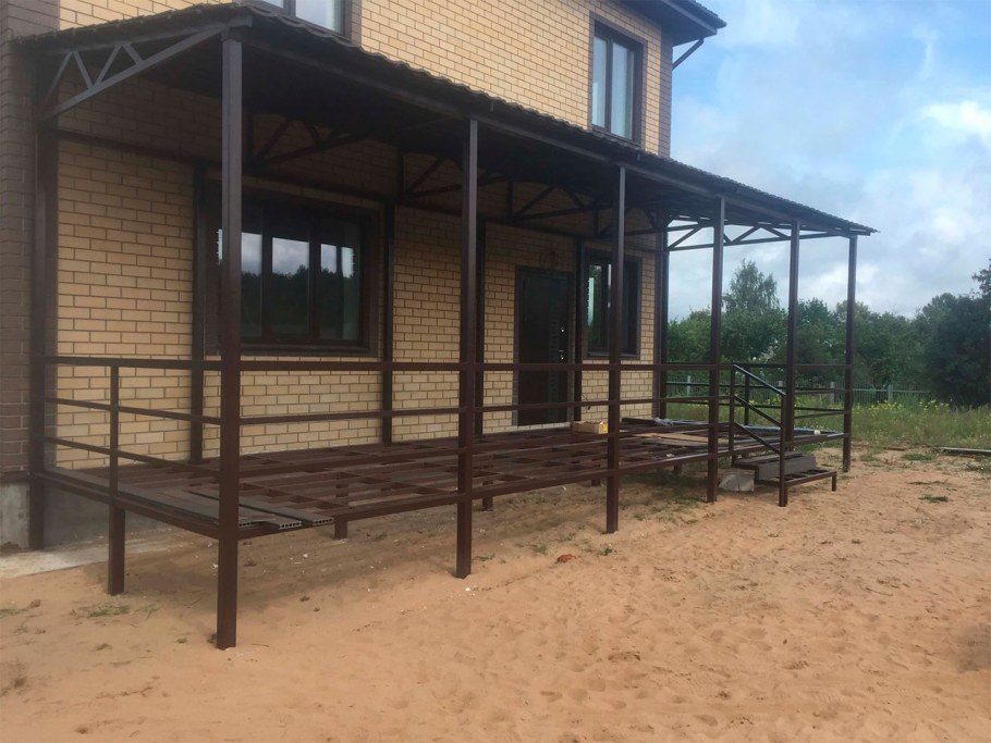 Навес перед домом