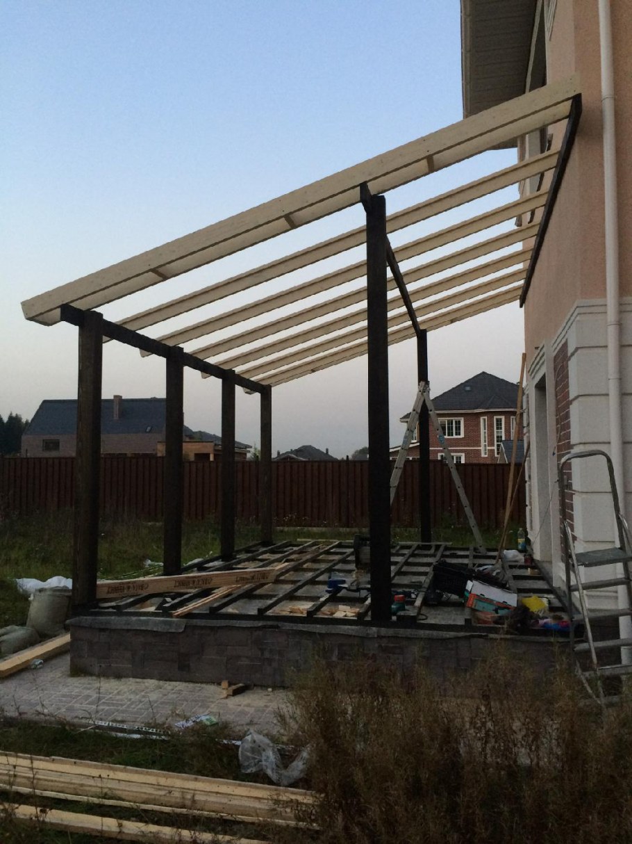 Стеклим навес поликарбонатом