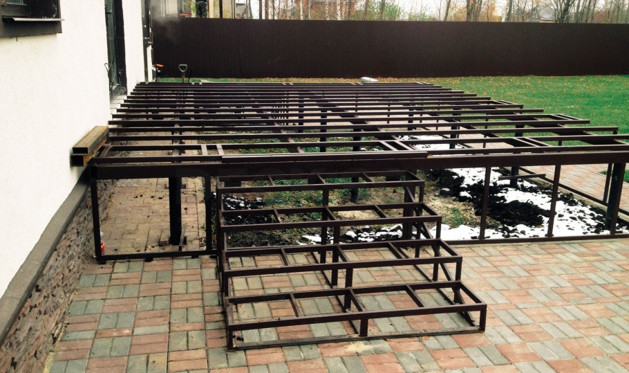 Веранда из металлокаркаса