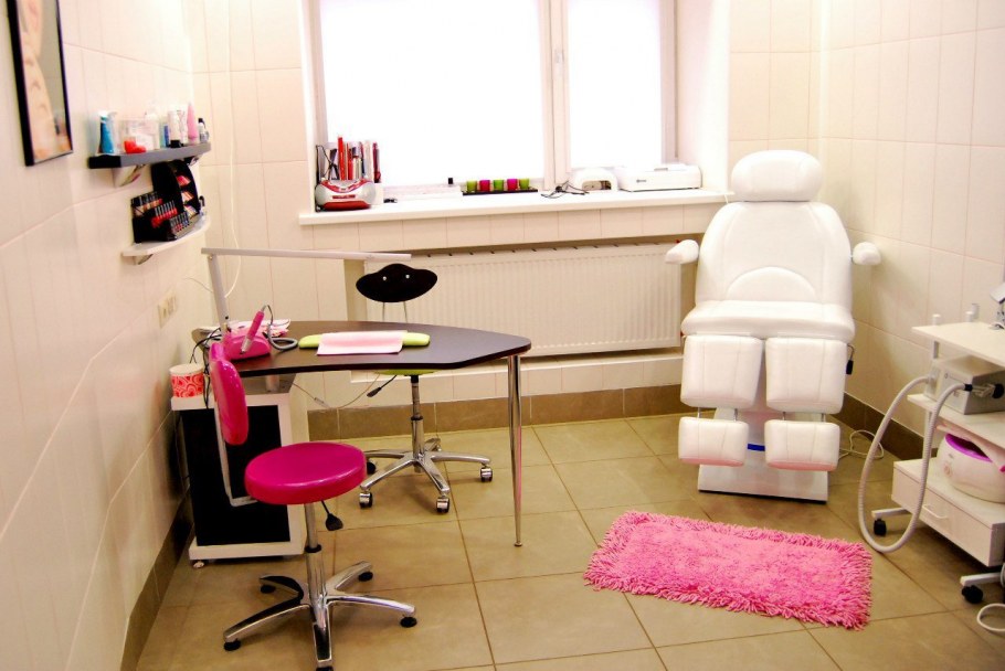 Небольшая студия маникюра