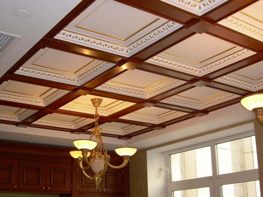 Кессонный потолок из дерева