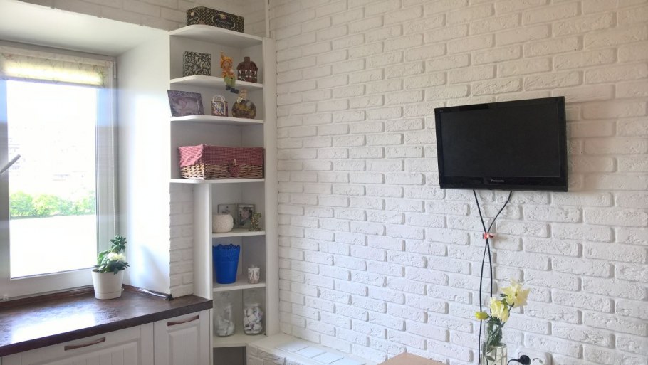 Декоративный кирпич в комнате