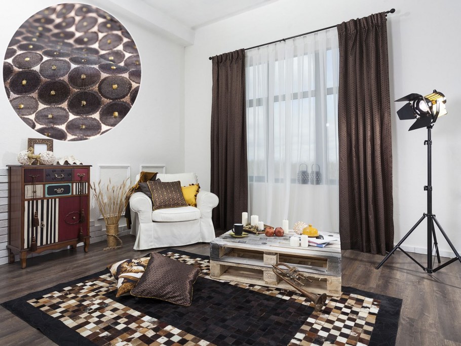 Коричневые бархатные шторы