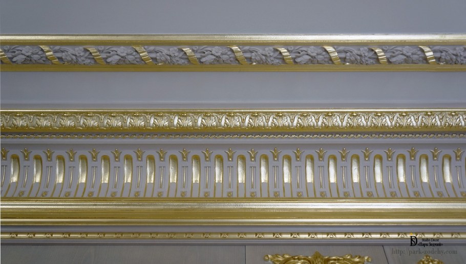 Пол с латунными вставками