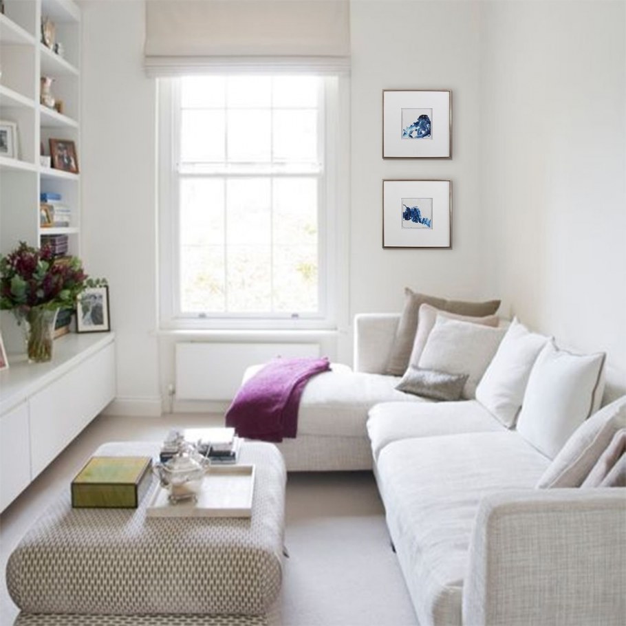 Маленькая гостиная в темных тонах