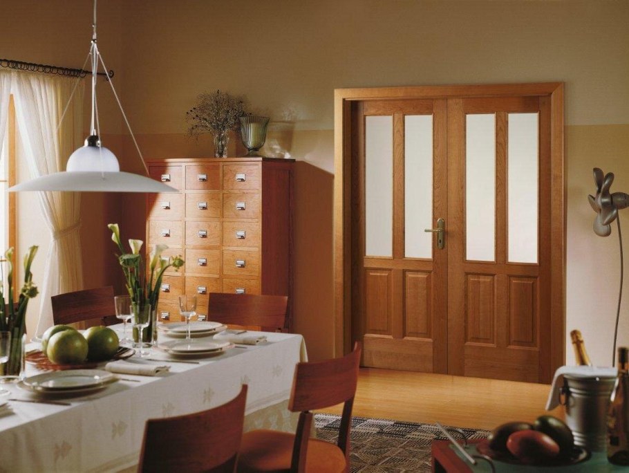 Двери в гостиную двойные
