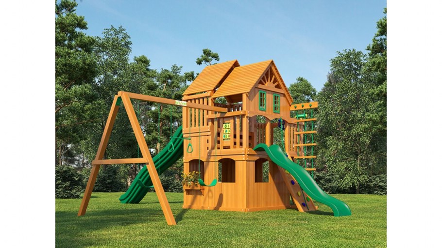 Детский домик с горкой