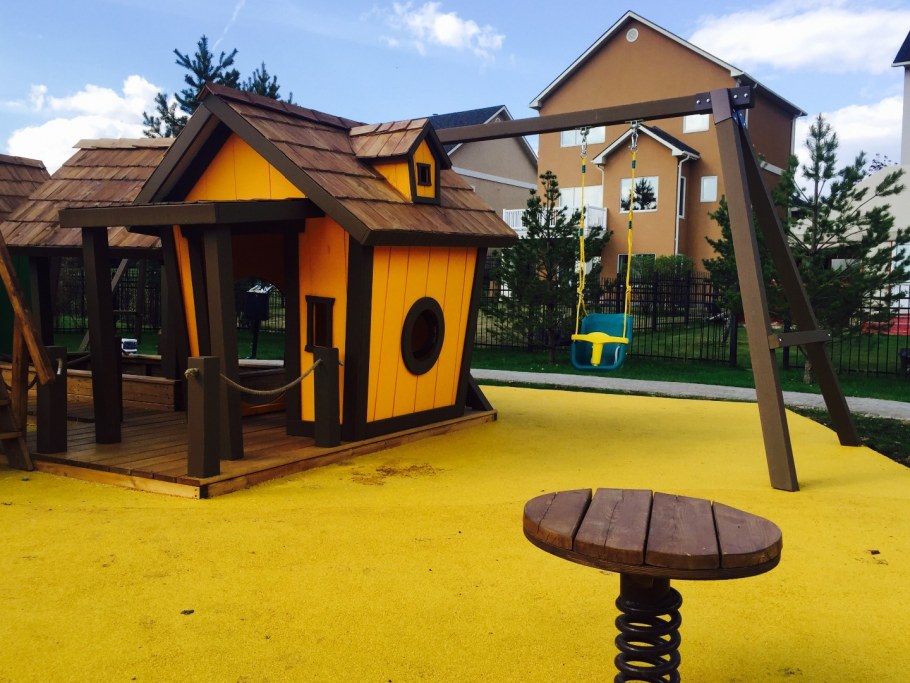 Детские домики на участке