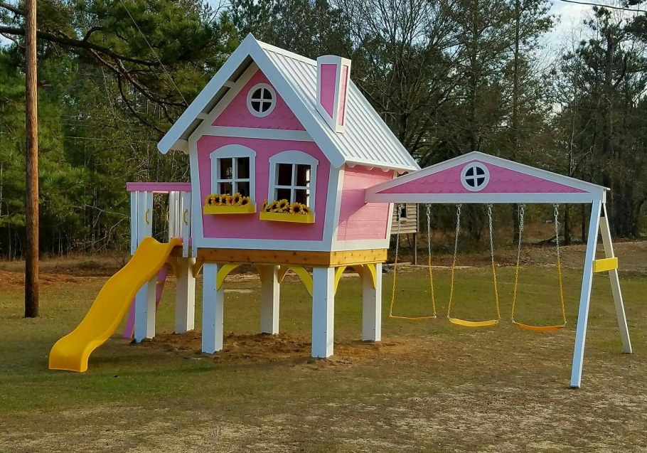 Детская площадка с домиком