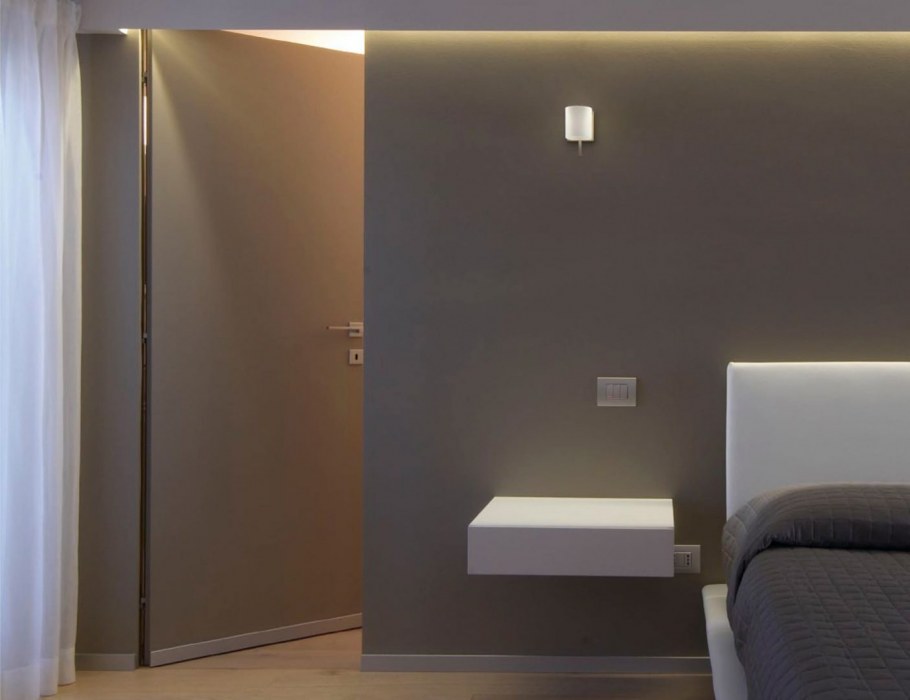 Плинтус на двери Инвизибл