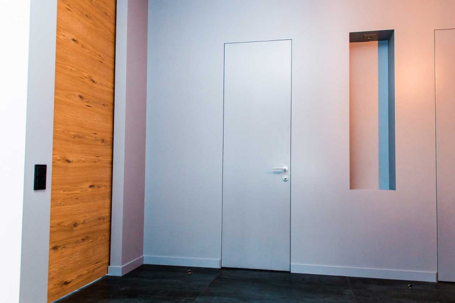 Скрытая дверь