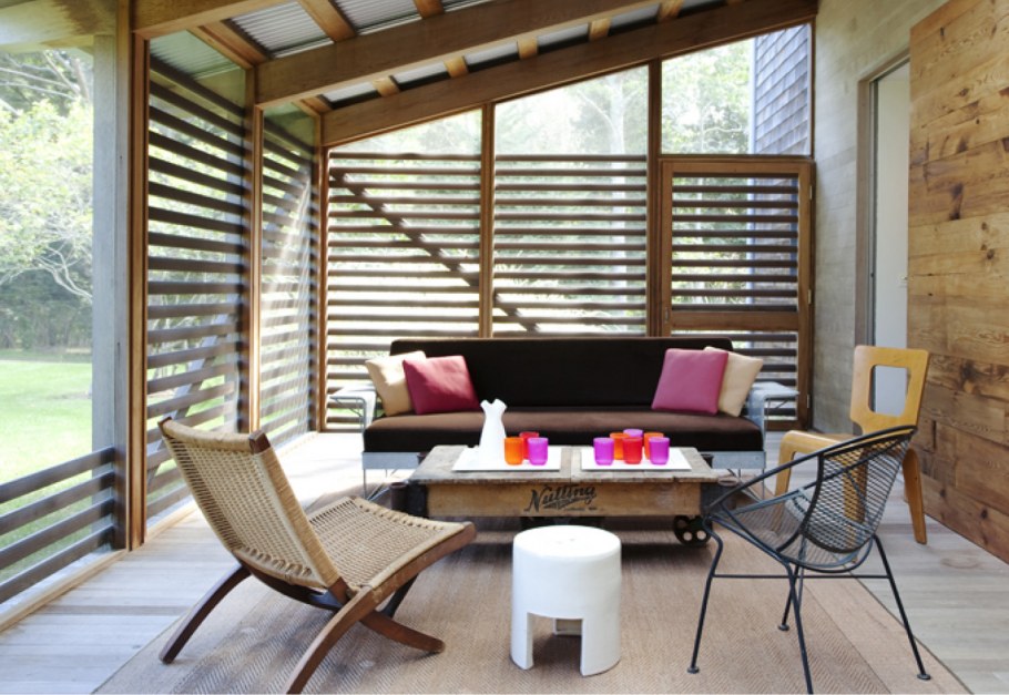 Терраса обшитая рейками