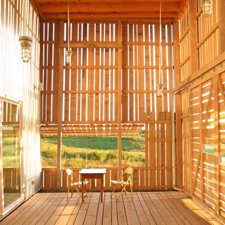 Терраса обшитая рейками