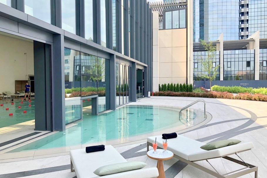 Нева Тауэр бассейн