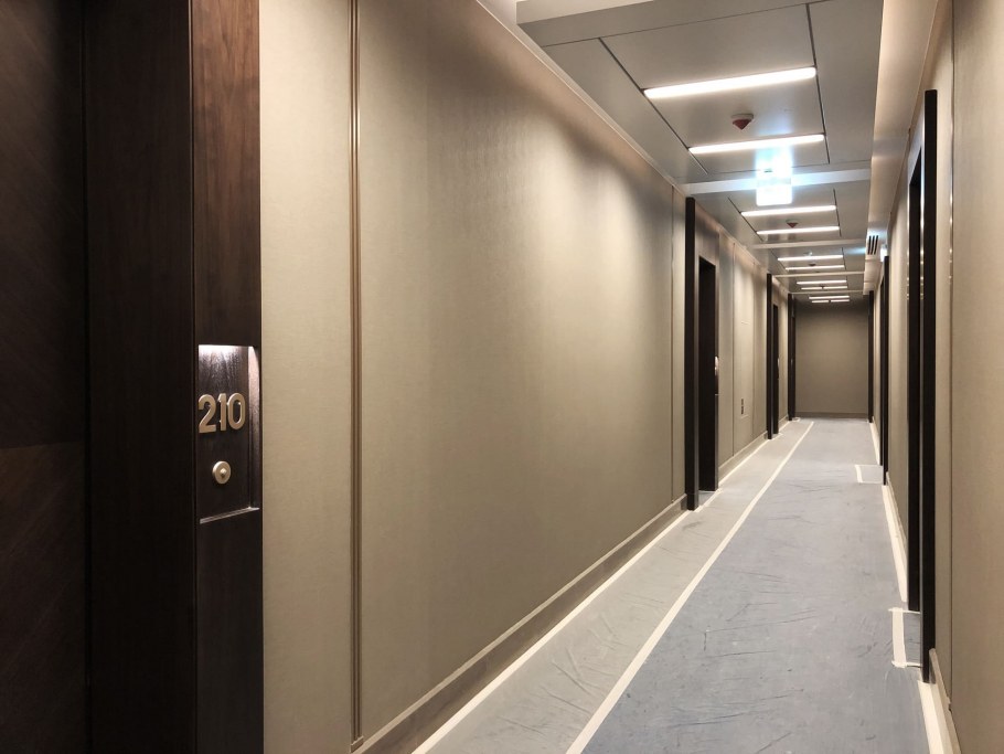 Нева Таурс входная группа