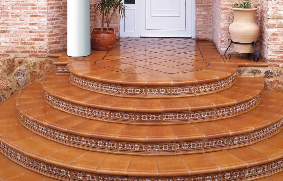 Металлическая лестница для крыльца