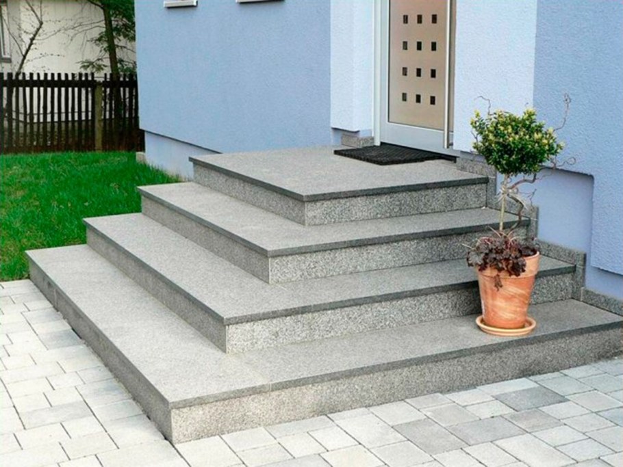 Бетонные ступеньки для крыльца