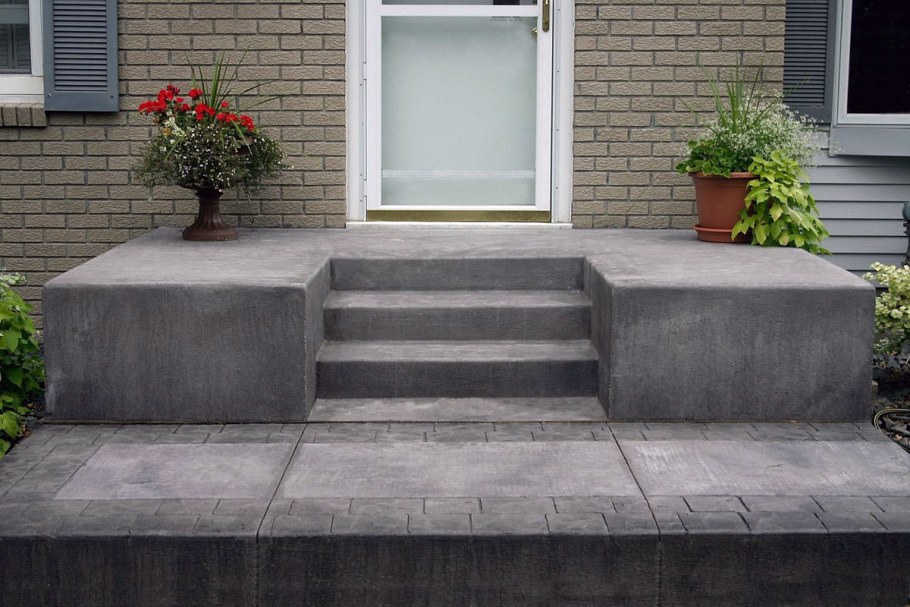 Бетонное крыльцо к дому