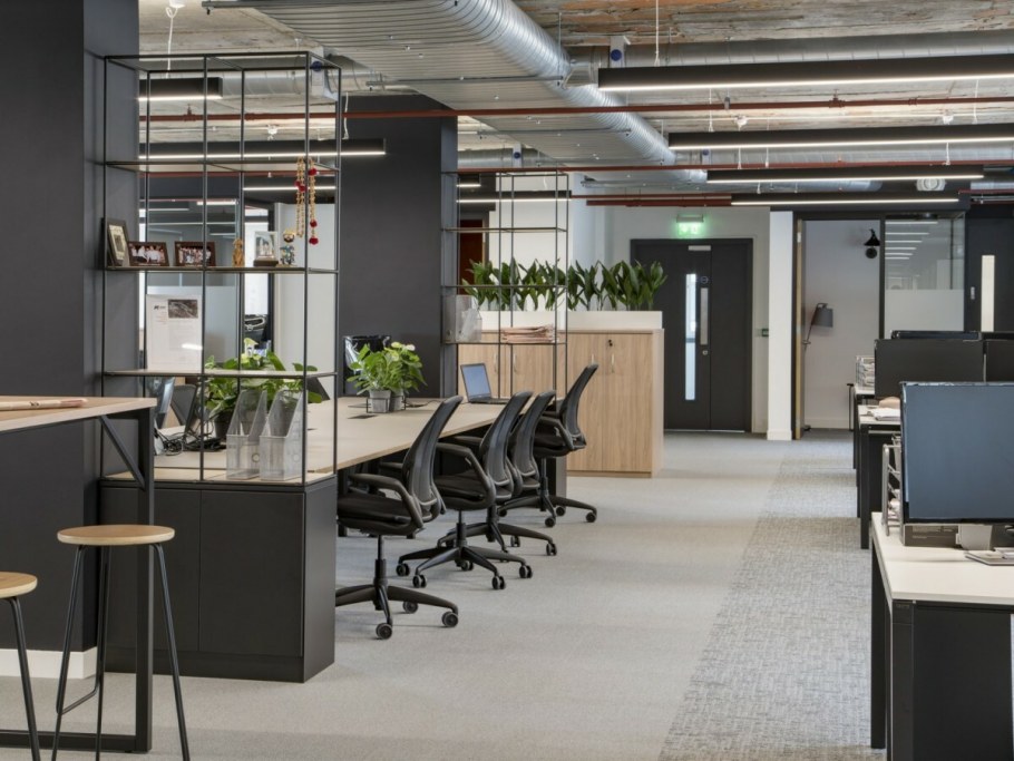 Отделка стен кабинета руководителя