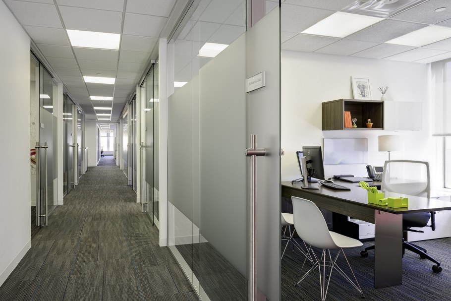 Интерьер офис на первом этаже