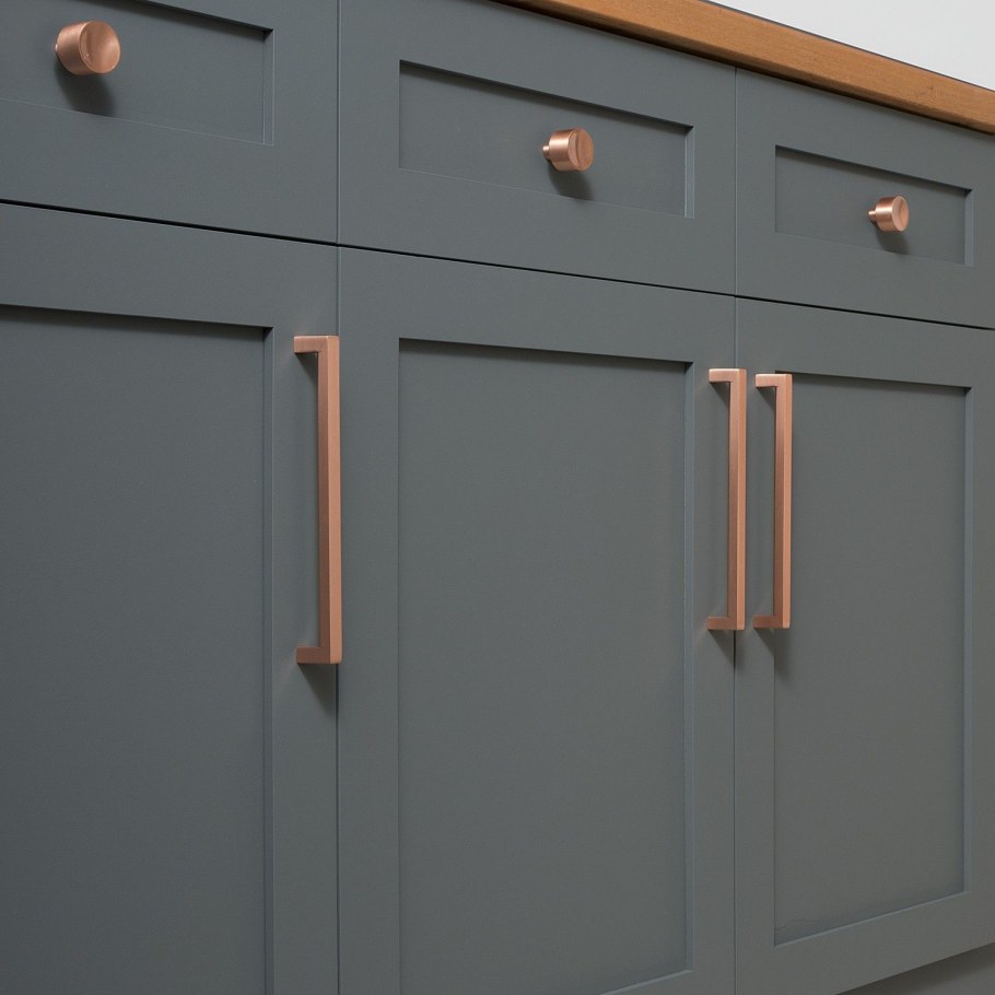 Фасады из меди для кухни