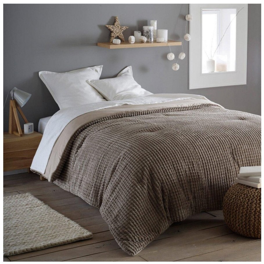 Стильное изголовье кровати