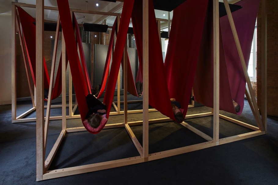 Подвешенные инсталляции