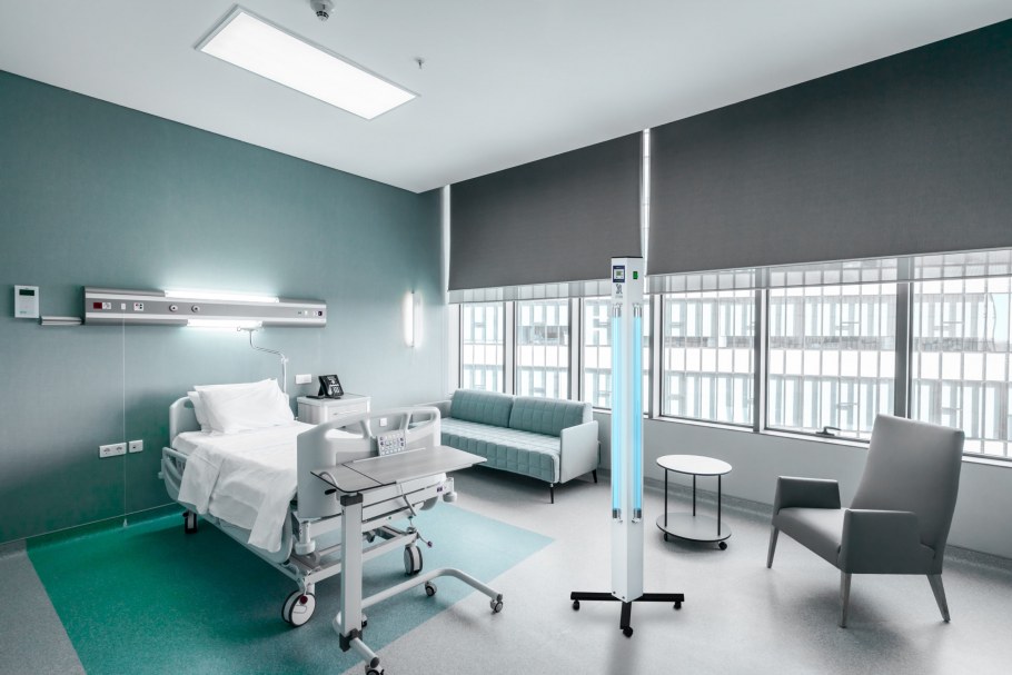 Интерьер больничной палаты