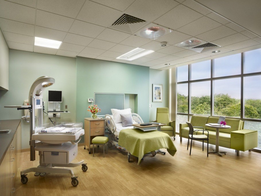 Интерьер больничной палаты