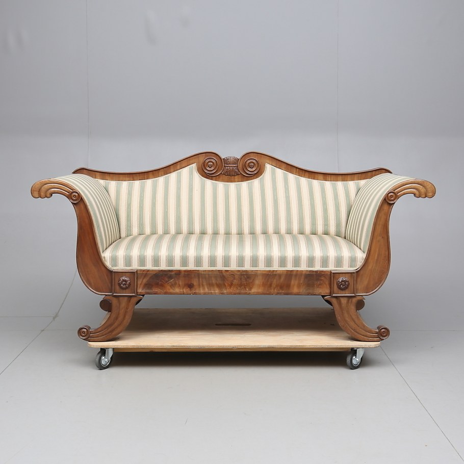 Диваны в стиле бидермейер