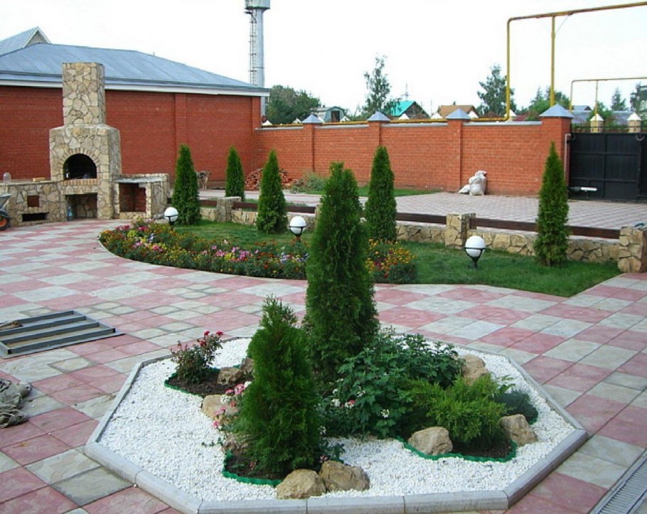 Озеленение придворовой территории