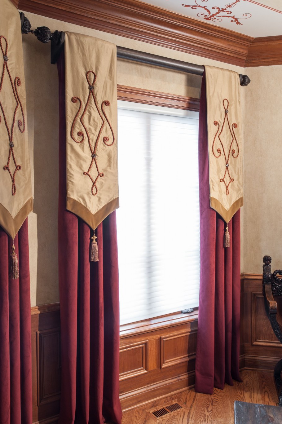 Греческие шторы карниз