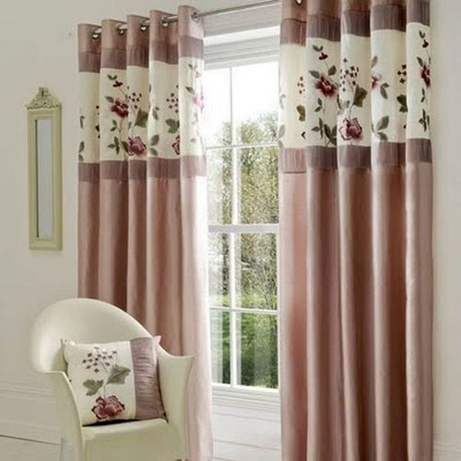 Занавески по периметру окна