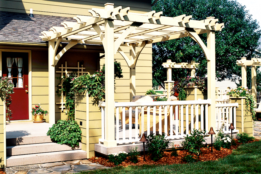 Пергола деревянная к дому