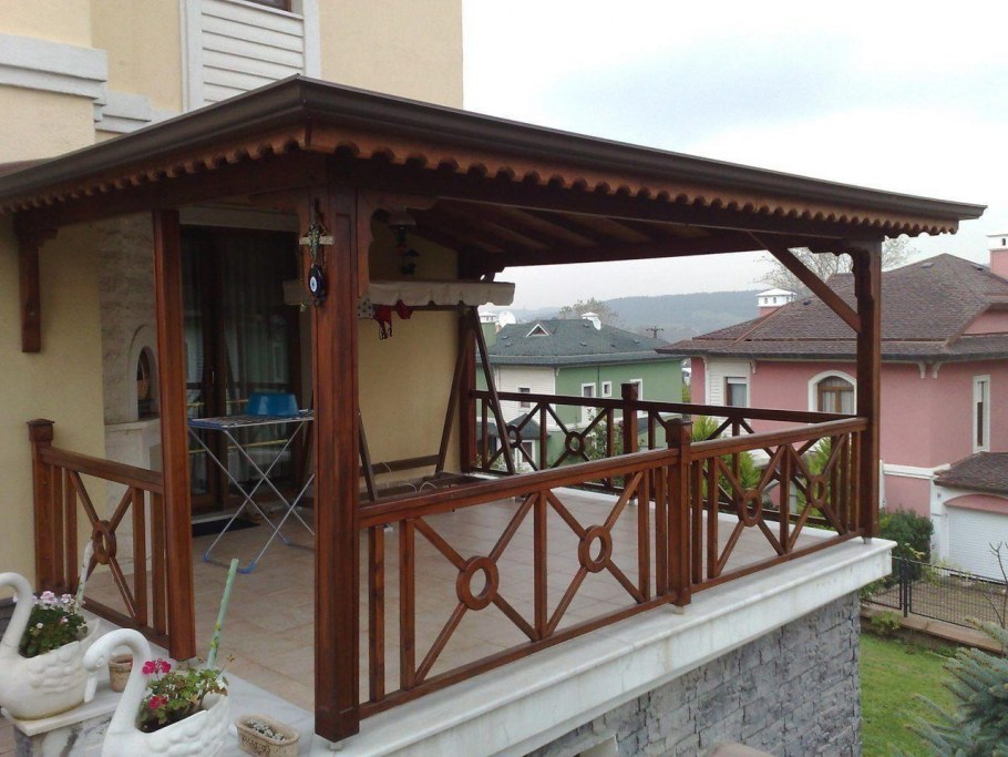 Веранда для частного дома с навесом