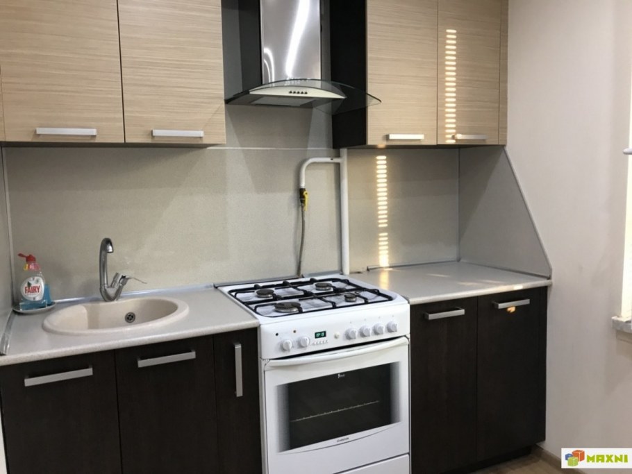 Кухонный гарнитур с газовой плитой