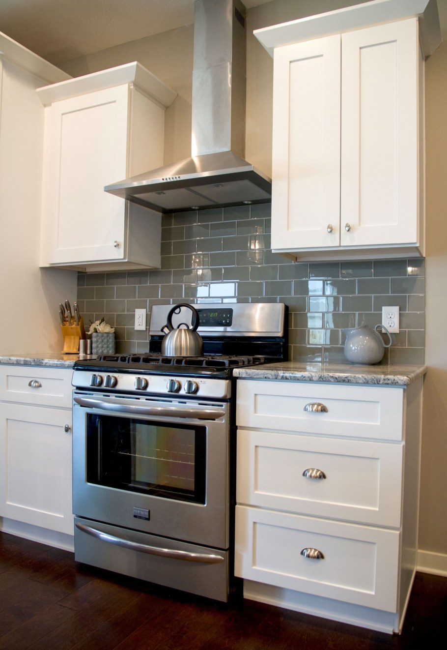 Маленькие кухни с холодильником