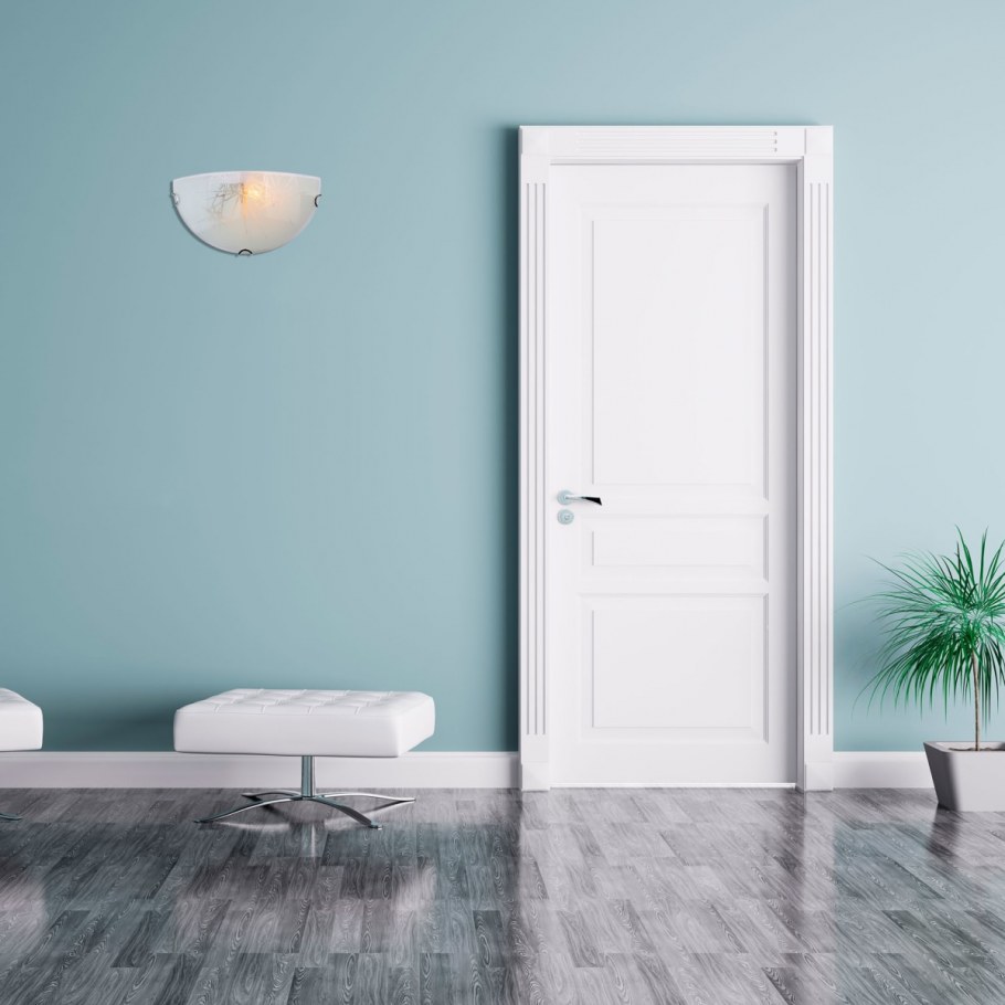 Белые двери в интерьере