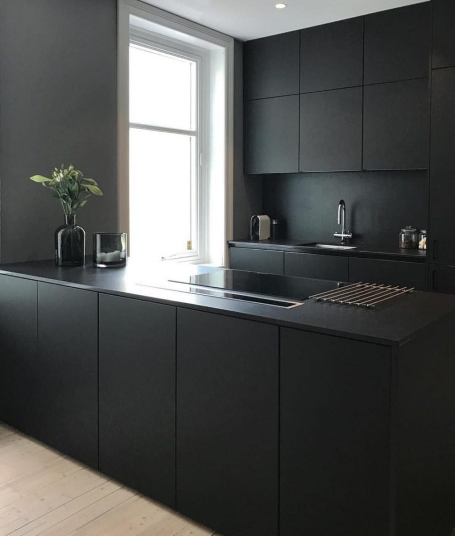 Кухня в темно сером цвете