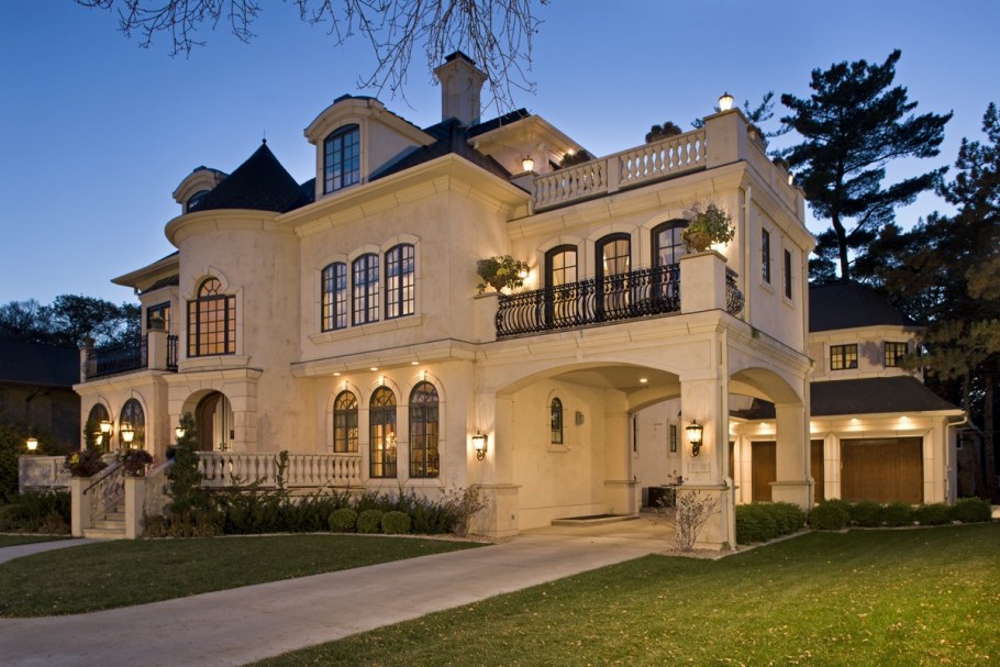 Красивый дом