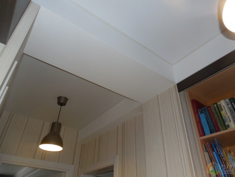 Ригель на потолке