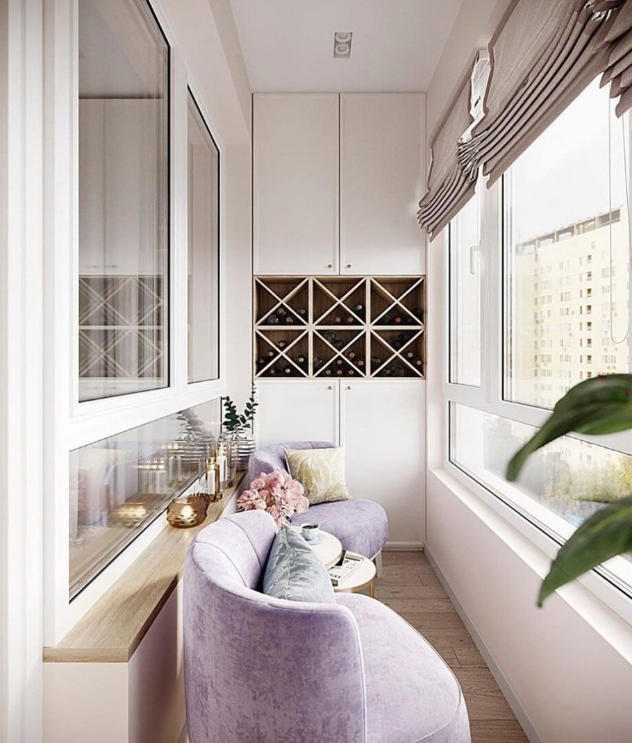 Интерьер балкона в квартире с 2 окнами