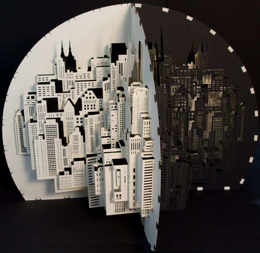 Динамичная композиция в интерьере