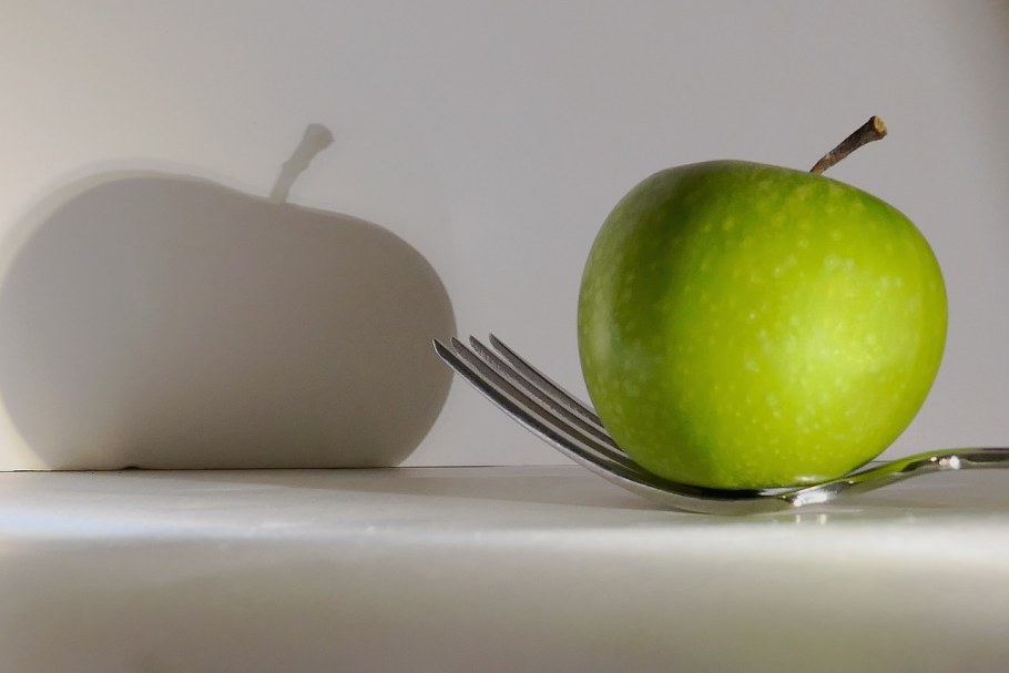 Яблоко постановка