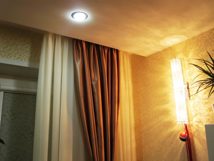 Потолочная ниша для штор