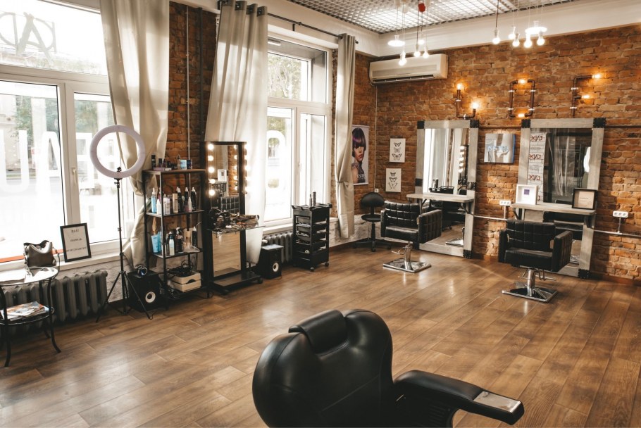 Интерьер салона красоты в стиле лофт